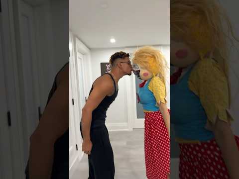I KISSED MISS DELIGHT!!